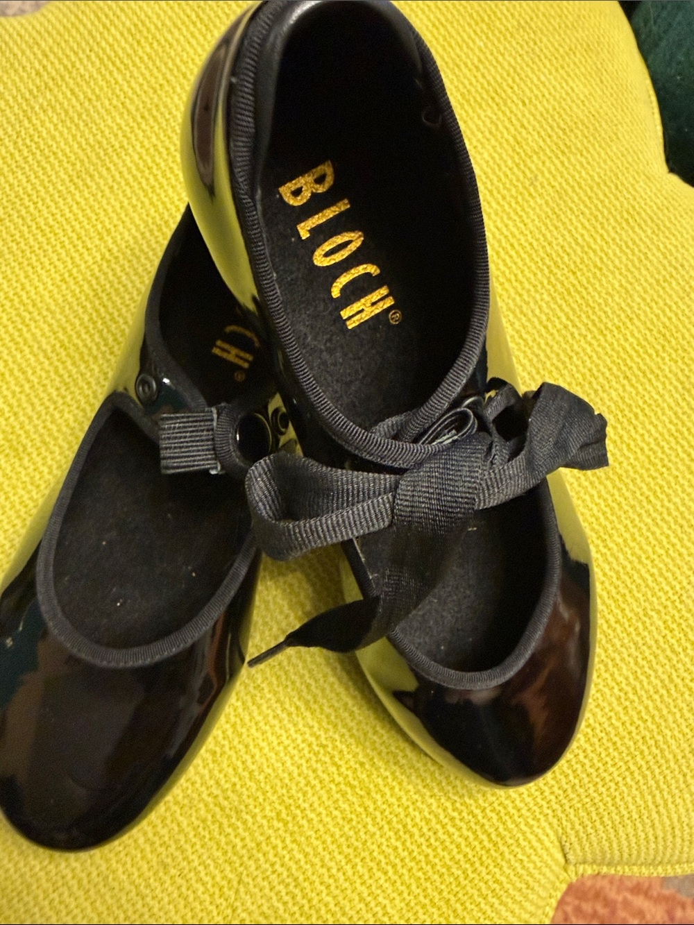 Bloch Girls Black Patent Tap Shoes with Elastic and Bow Tie